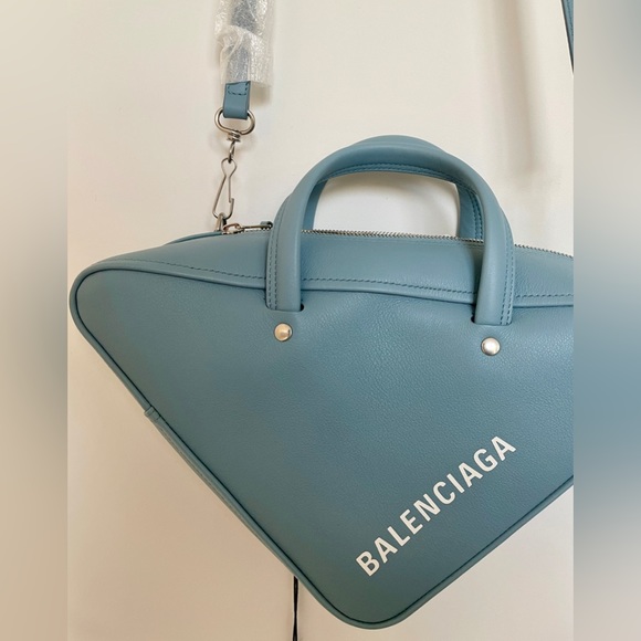 Balenciaga - Triangle Duffle Bag Leather - Picture 2 of 3